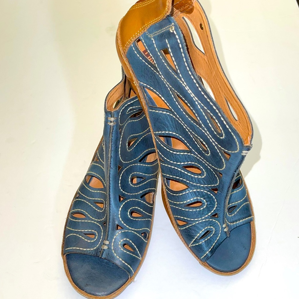 PIKOLINOS | Java Sandal - Picture 2 of 16